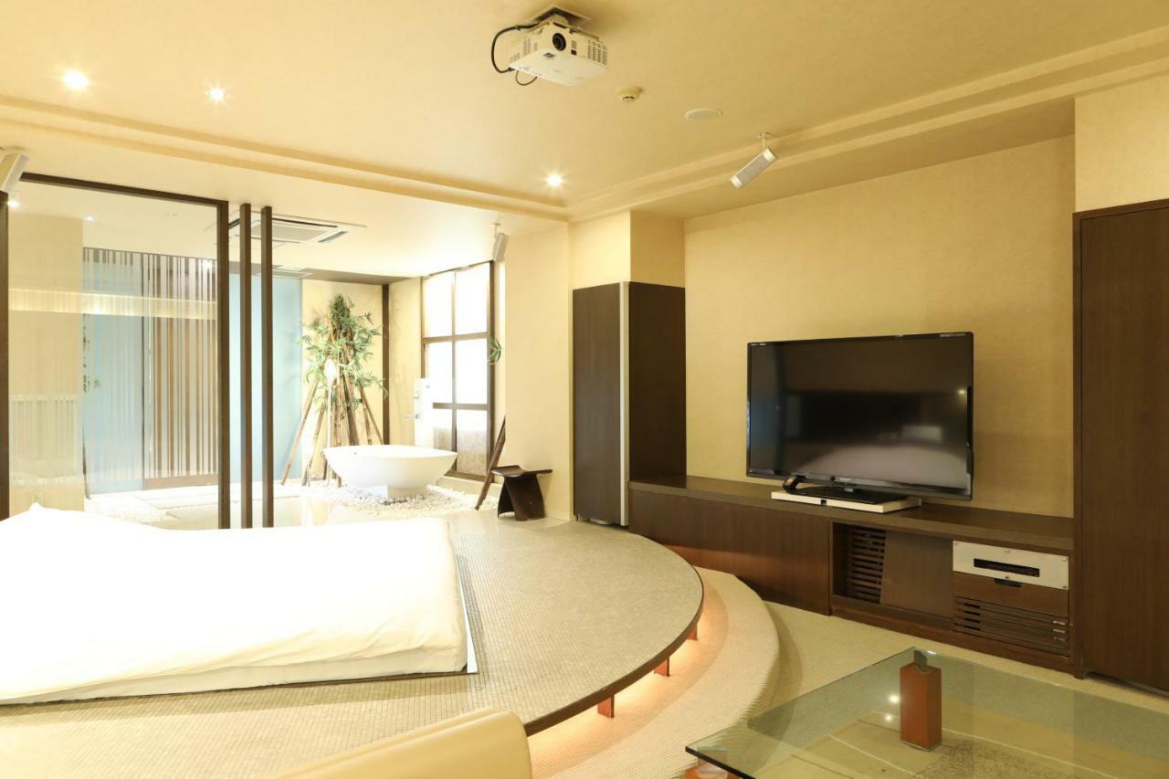 C-Hotel Affetto (Adults Only) Sapporo Bagian luar foto
