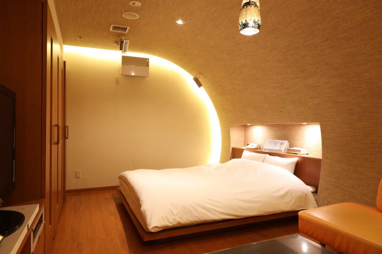 C-Hotel Affetto (Adults Only) Sapporo Bagian luar foto