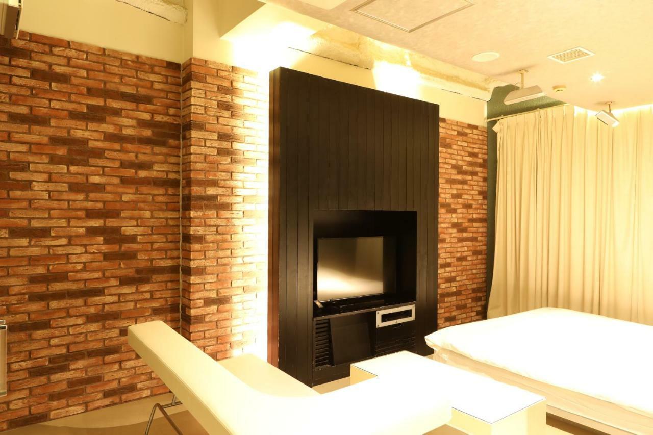 C-Hotel Affetto (Adults Only) Sapporo Bagian luar foto